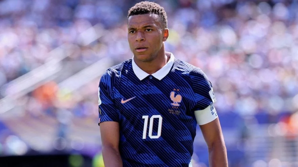 mbappe-le-don-de-350-000-qui-refait-surf-4405016549-g6c1di-og Mbappé : le don de 350 000 € qui refait surface