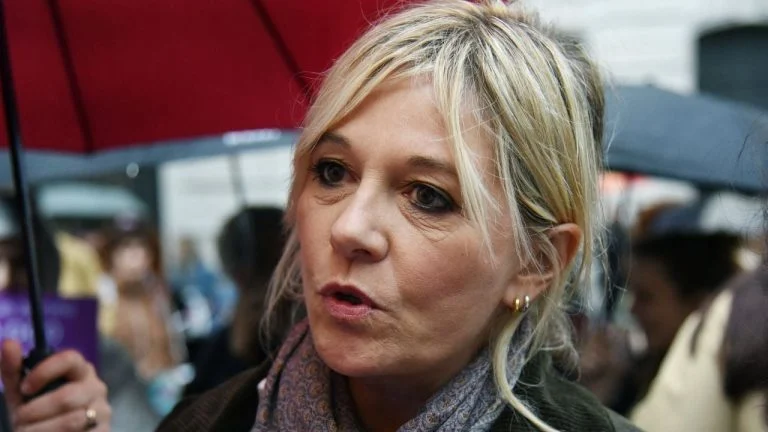 « Qu’elle paie » : Flavie Flament ciblée par des fans