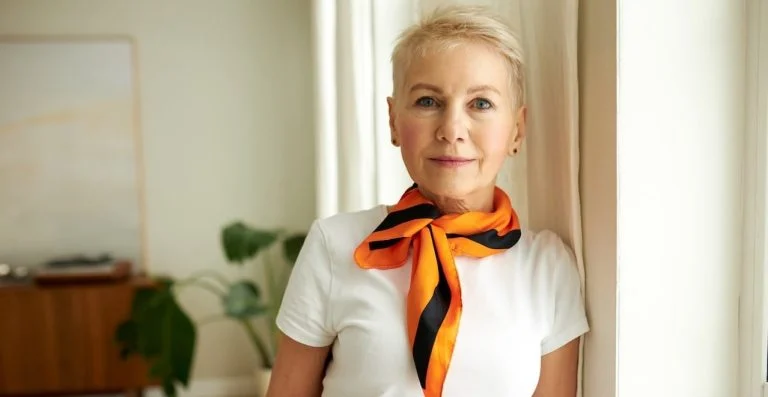 retraite-a-62-ans-cette-hotesse-air-france-touche- cover