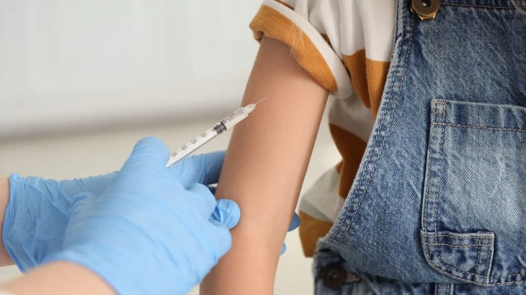 rougeole-vers-une-vaccination-au-college-face-a-la-cover rougeole-vers-une-vaccination-au-college-face-a-la cover