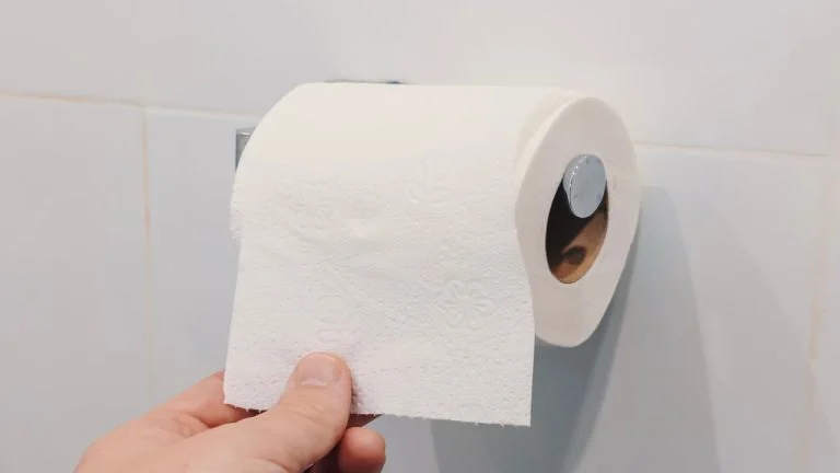 rouleau-de-papier-toilette-ce-que-votre-facon-de-l cover