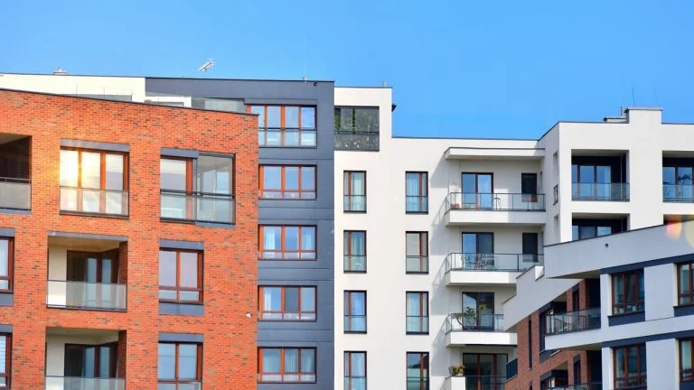 Sans volets, des locataires veulent suspendre leur loyer