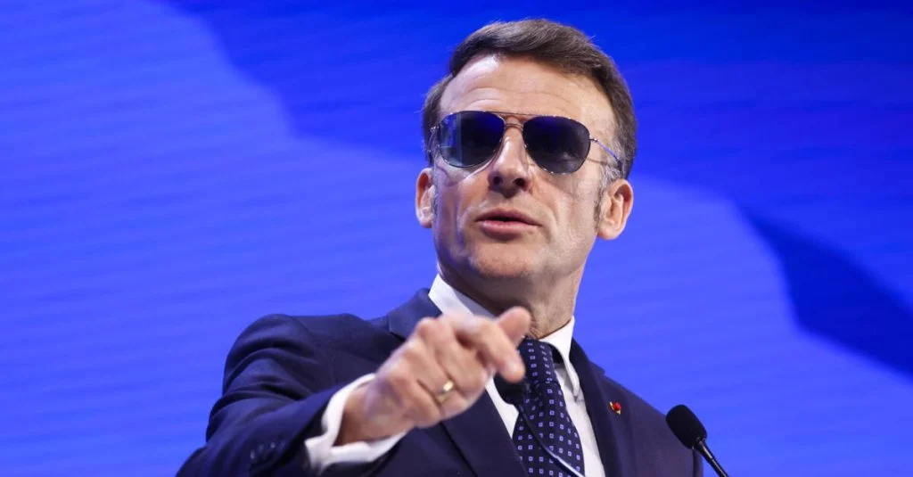 Opening Day Of World Economic Forum (WEF) 2026 650-et-une-doublure-or-les-lunettes-de-macron-rela cover