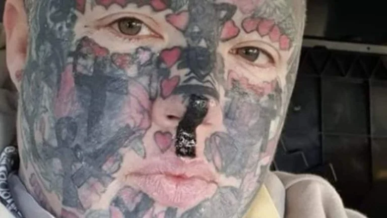 800 tatouages: Melissa dit ne jamais être embauchée