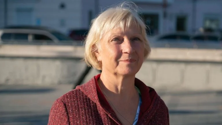 85-ans-et-10-km-par-jour-le-secret-de-betty-pour-r cover