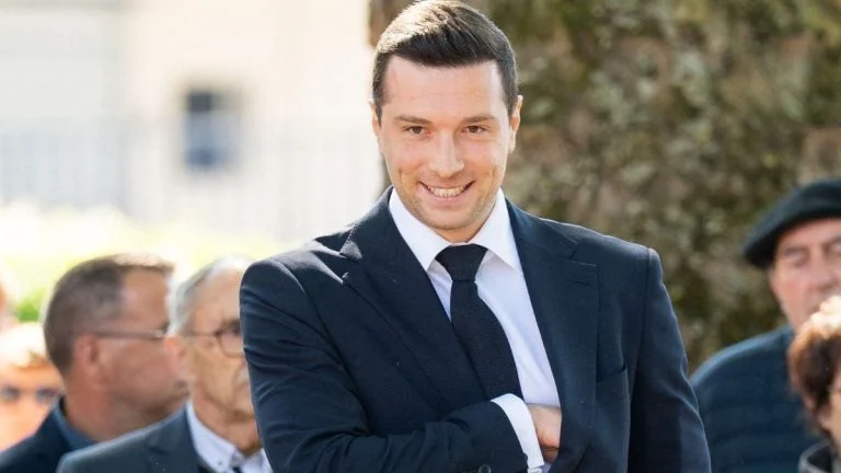 Bardella à Saint-Tropez: son corps devient un sujet politique