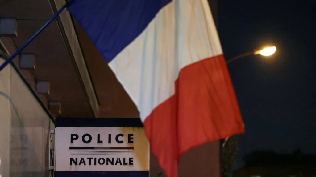 hamza-accuse-des-policiers-la-video-qui–6262329507-g6c1di-og Hamza accuse des policiers : la vidéo qui l’aurait libéré