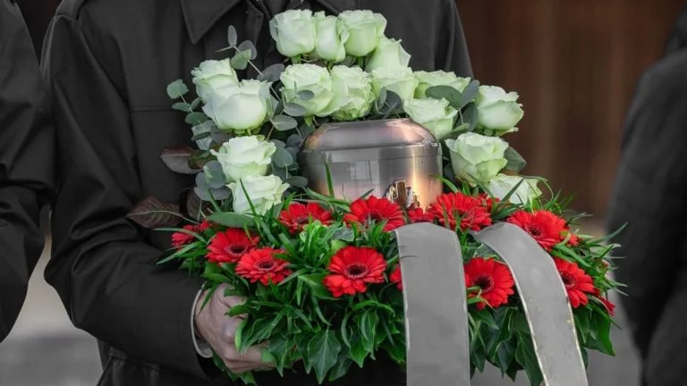 « La porte ne pouvait plus s’ouvrir »: l’erreur du crématorium