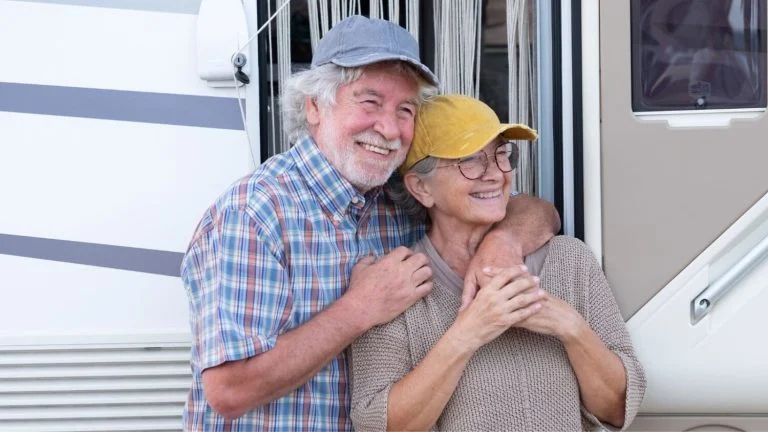 retraite-en-mobil-home-comment-ce-couple-a-quitte- cover