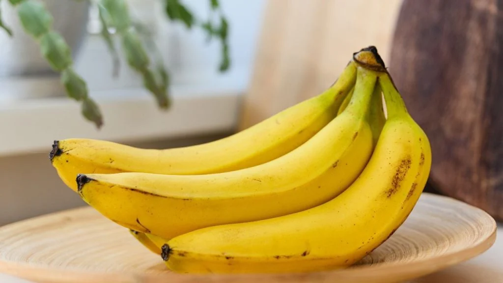 bananes-3-gestes-gratuits-pour-les-garder-fraiches-cover bananes-3-gestes-gratuits-pour-les-garder-fraiches cover