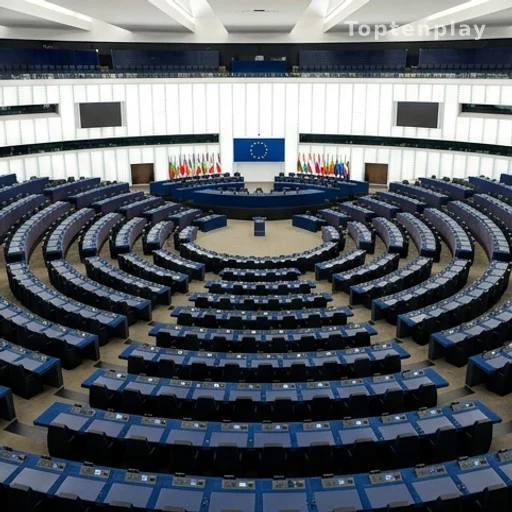 Hémicycle du Parlement européen vide avec la tribune officielle au centre