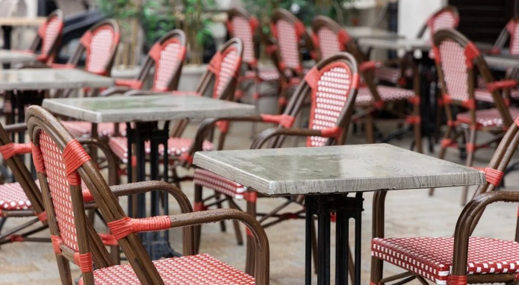 ce-restaurant-plein-chaque-soir-ferme-le-week-end–cover ce-restaurant-plein-chaque-soir-ferme-le-week-end- cover