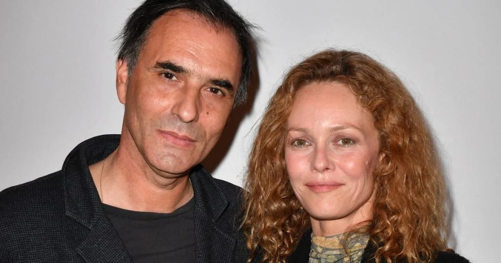 FocusArea=1043,587,1,1 vanessa-paradis-et-samuel-benchetrit-separes-apres cover