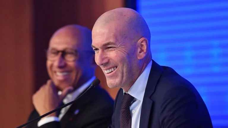 petit-sur-zidane-on-n-est-pas-les-meilleurs-amis-d cover