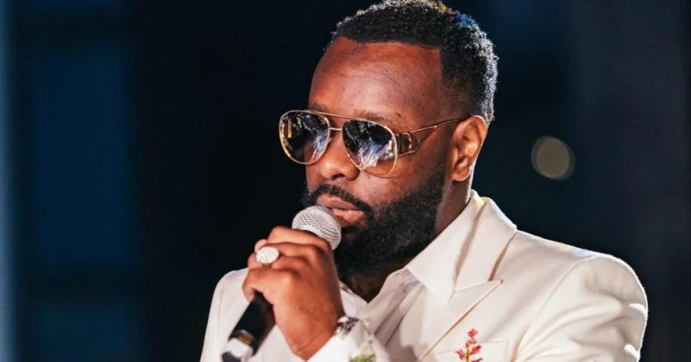 gims-reporte-13-concerts-sur-avis-medical-billets- cover